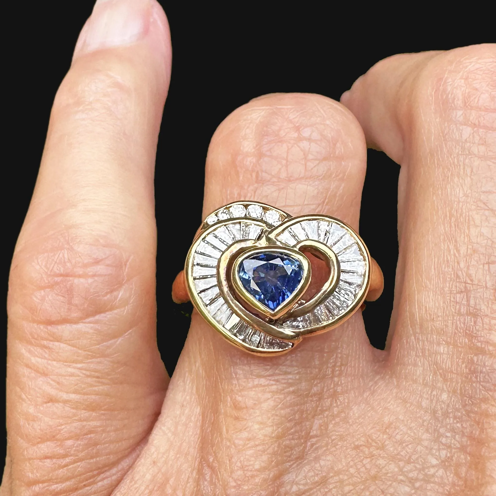 18K Gold Baguette Diamond Heart Ceylon Sapphire Ring