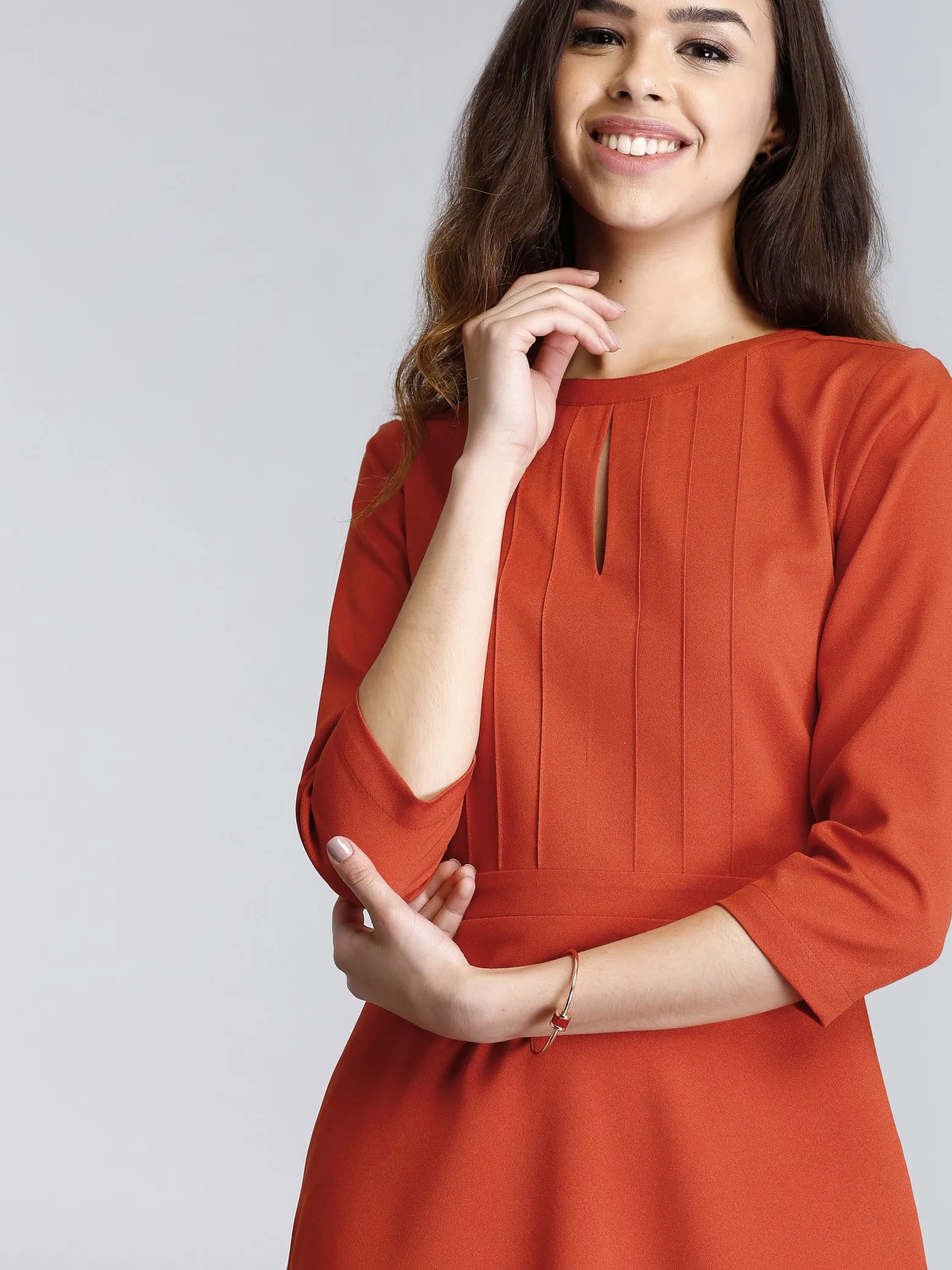 A Line Midi Dress With Pintucks - Rust