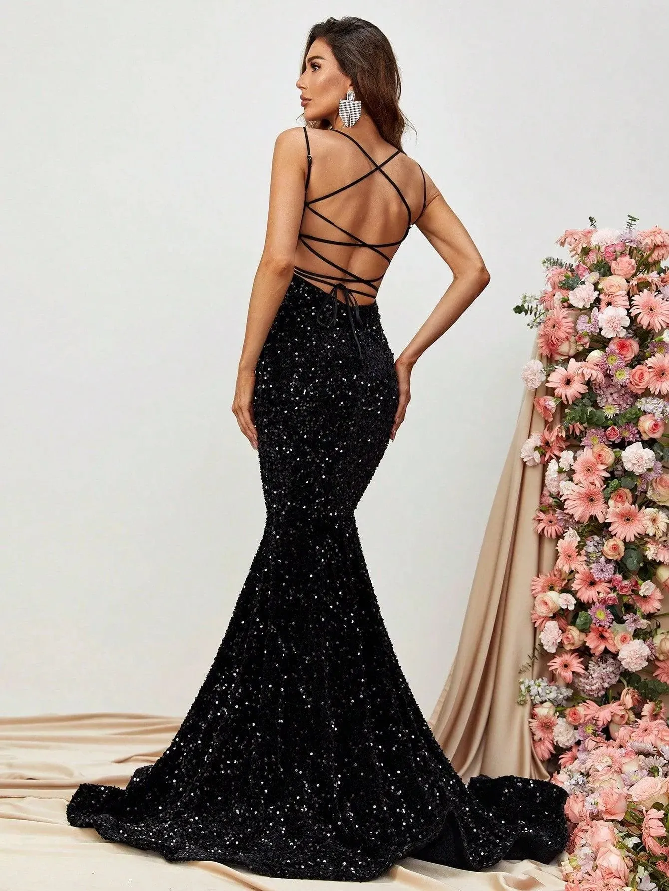 Elegant Spaghetti Strap Sequin Mermaid Dress