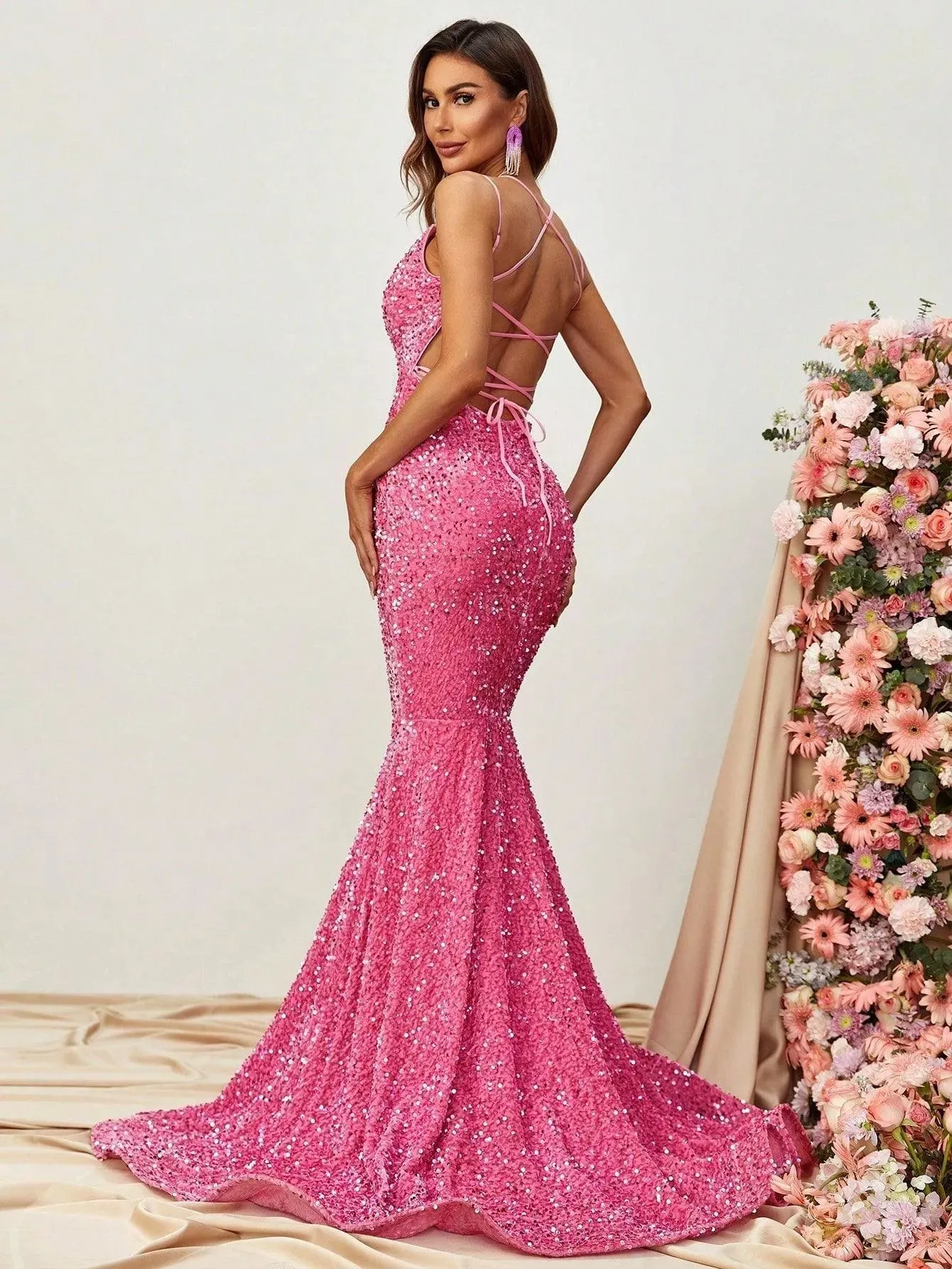 Elegant Spaghetti Strap Sequin Mermaid Dress