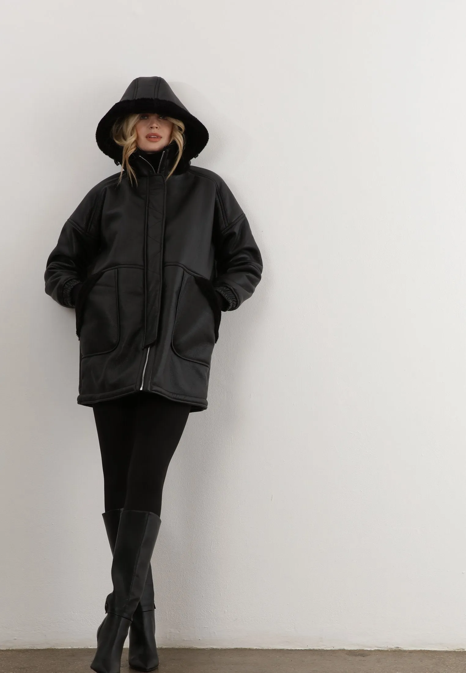 GLOBE COAT BLACK