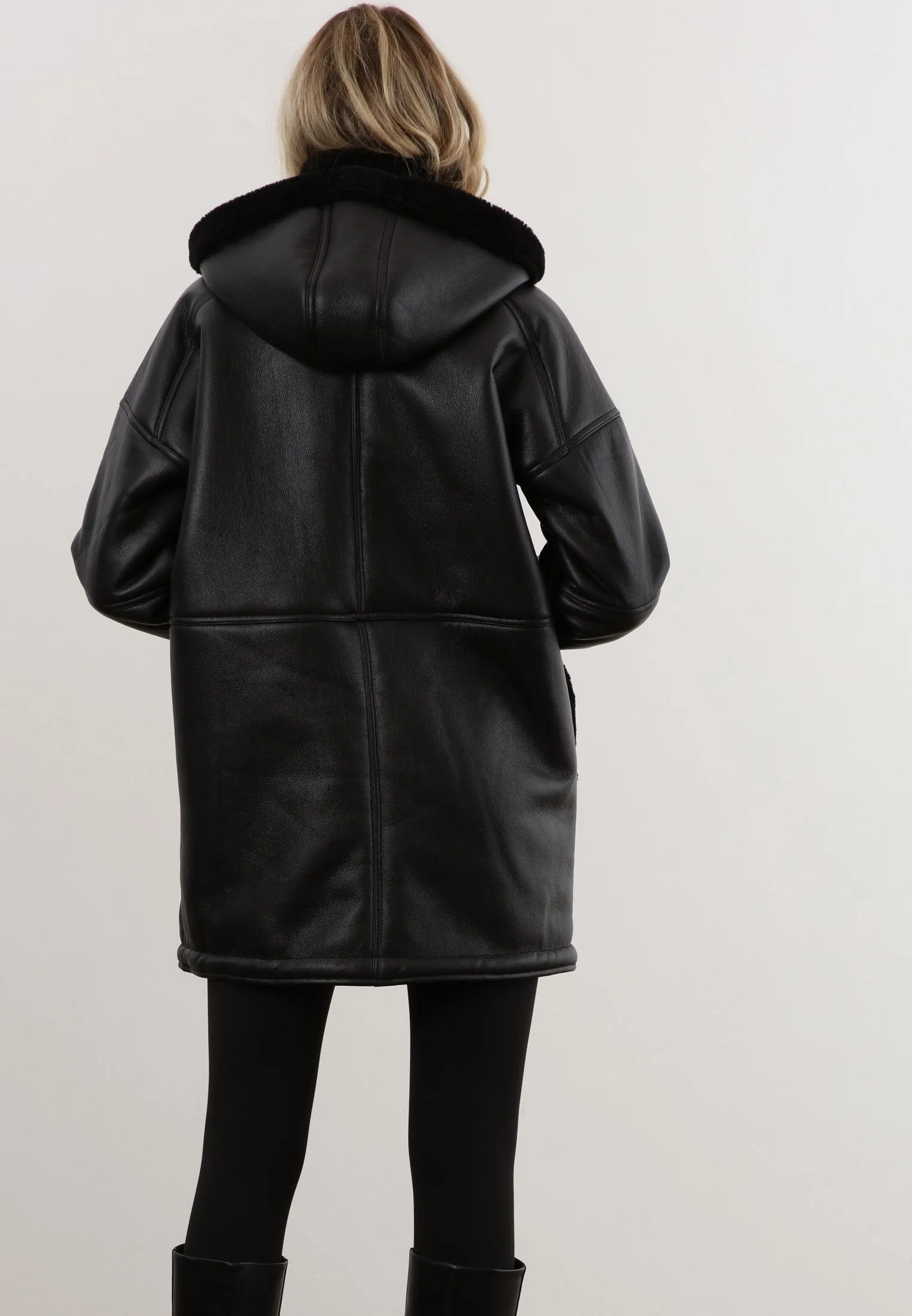 GLOBE COAT BLACK