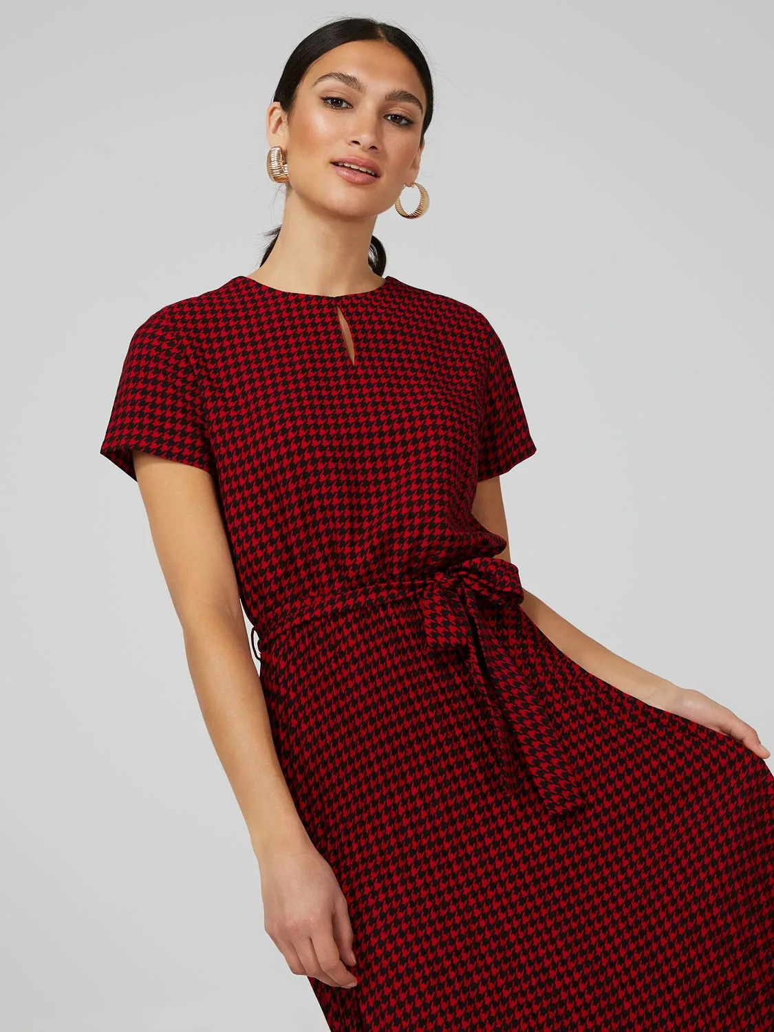 Houndstooth Short Sleeve Midi Dress With Pleated Skirt