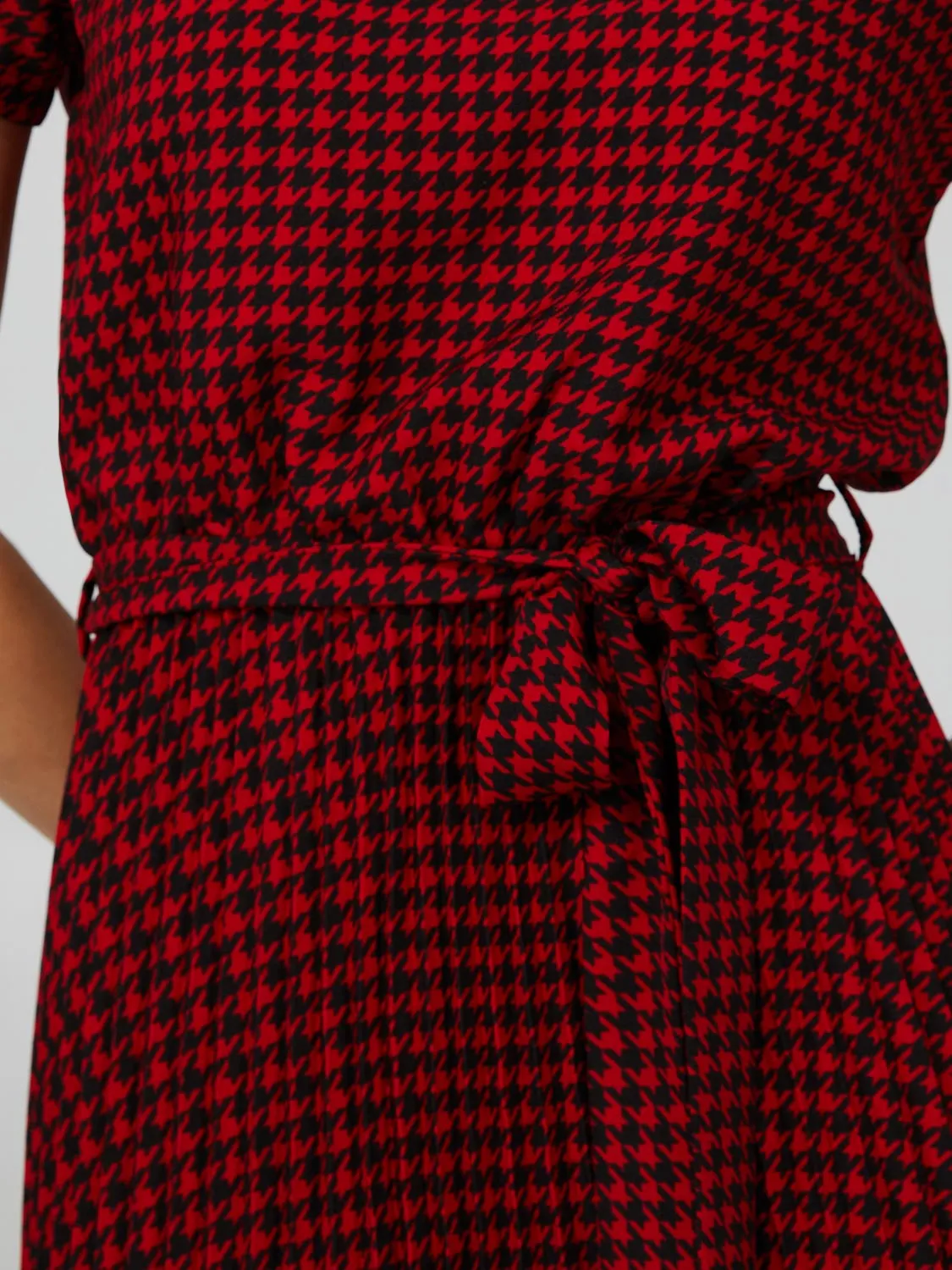 Houndstooth Short Sleeve Midi Dress With Pleated Skirt