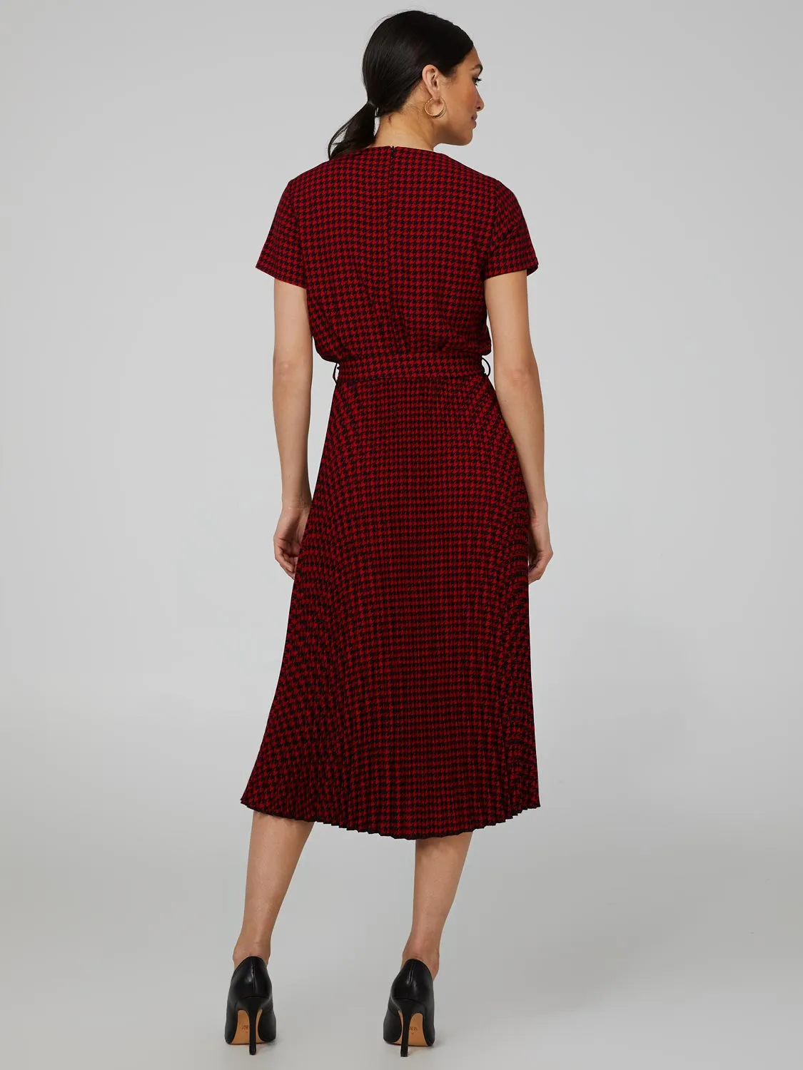 Houndstooth Short Sleeve Midi Dress With Pleated Skirt