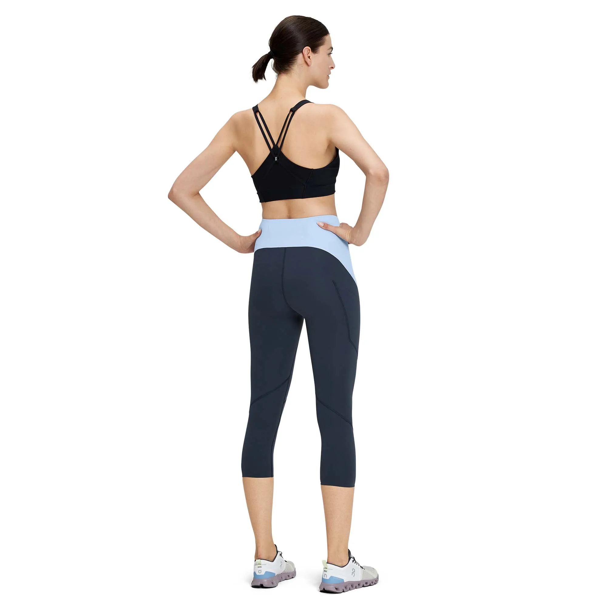 On | Women's Movement 3/4 Tights - Navy