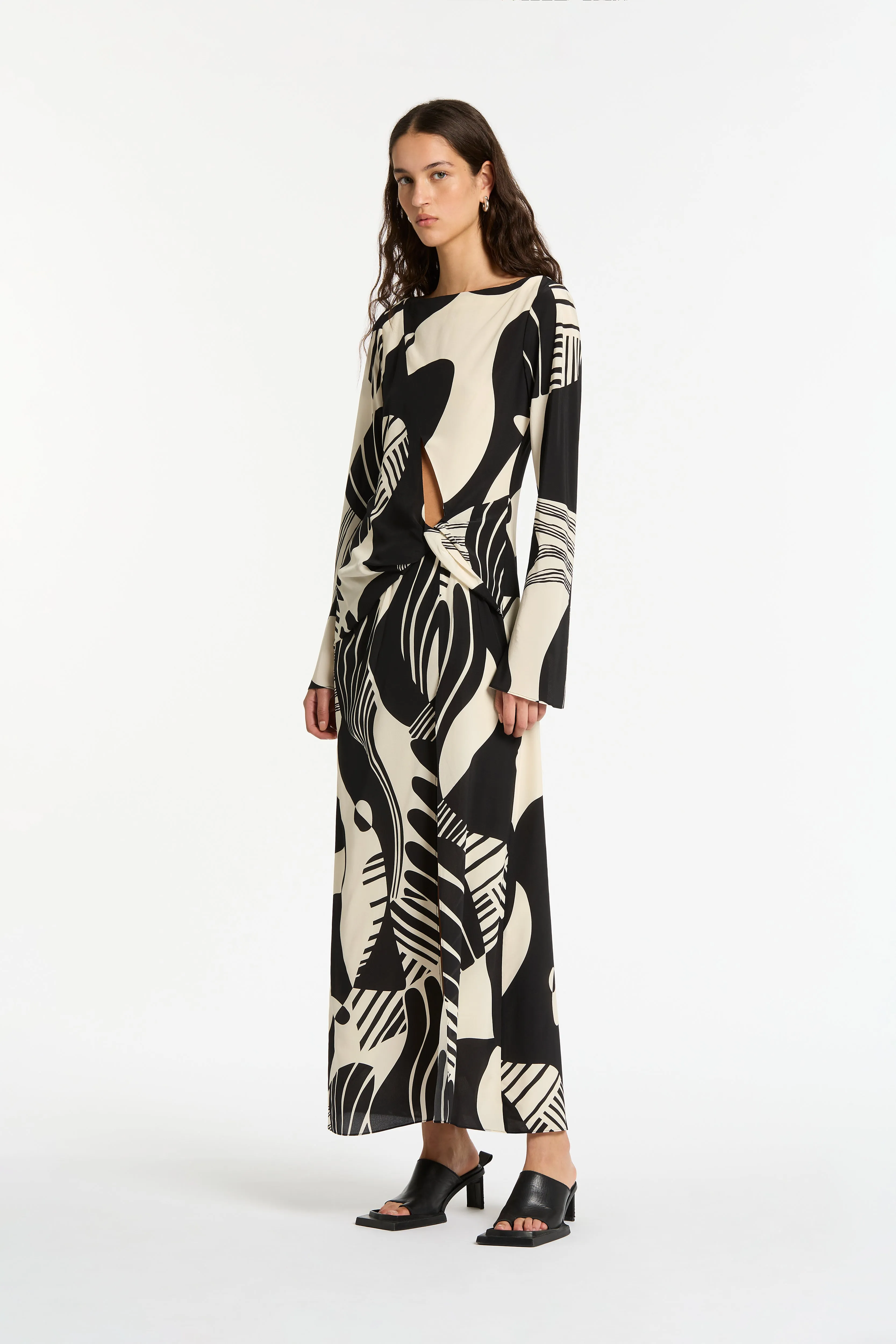 Realisme Twist Maxi Dress