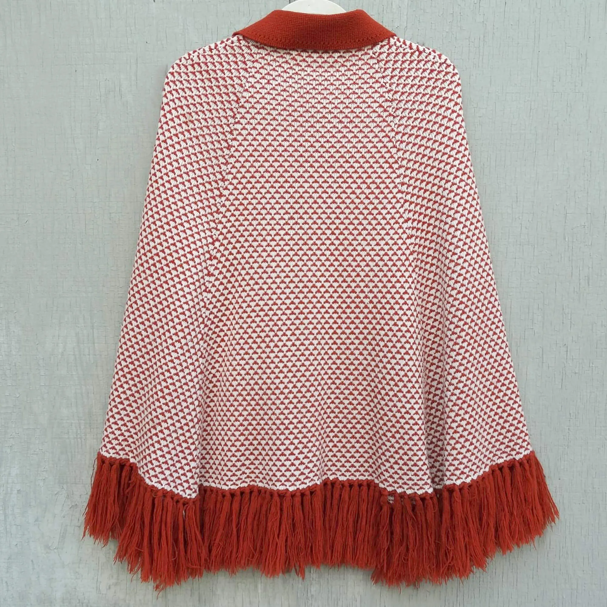 Sweater Bee Rust and White Knit Cape by Banff, Fringed, Pearl Buttons. One Size